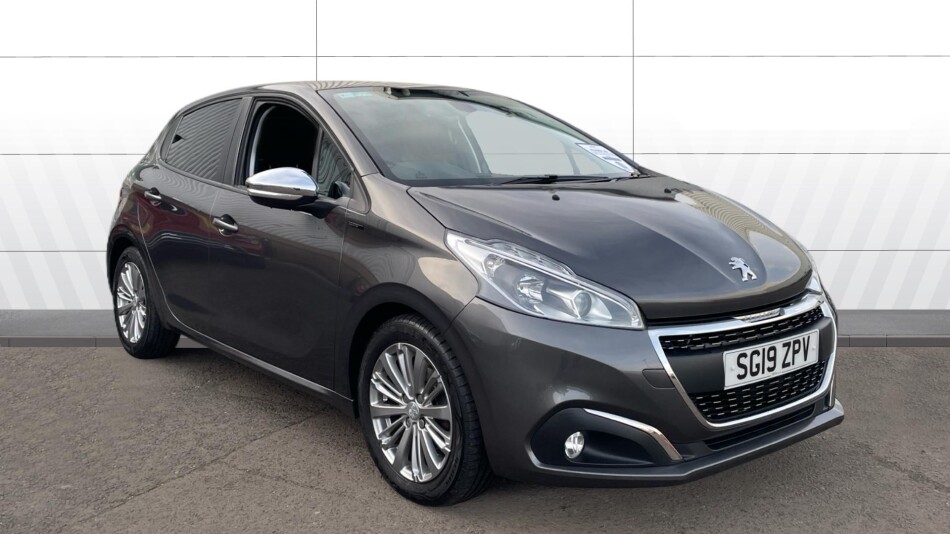 Peugeot 208 1.2 PureTech 82 Signature 5dr [Start Stop] Petrol Hatchback